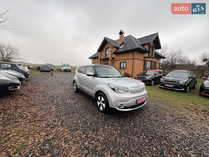 Внедорожник / Кроссовер Kia Soul EV 2016 в Луцке фото 3 Внедорожник / Кроссовер Kia Soul EV 2016 в Луцке