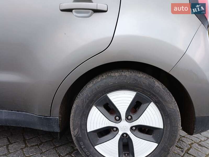 Внедорожник / Кроссовер Kia Soul EV 2015 в Львове