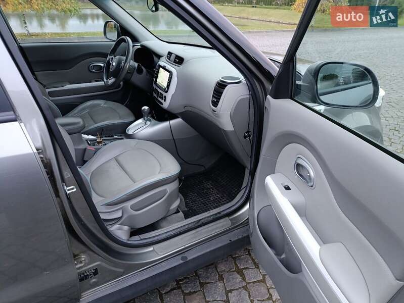 Внедорожник / Кроссовер Kia Soul EV 2015 в Львове