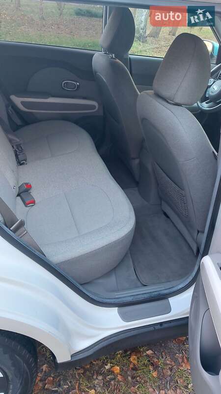 Внедорожник / Кроссовер Kia Soul EV 2014 в Луцке