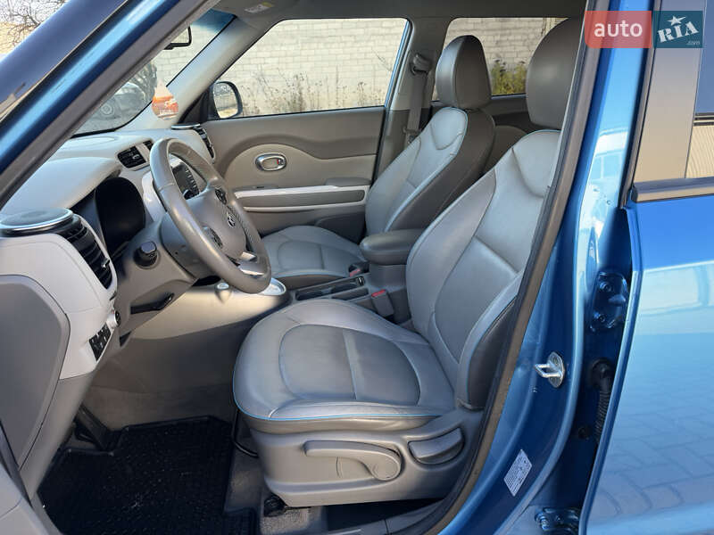 Внедорожник / Кроссовер Kia Soul EV 2014 в Тернополе