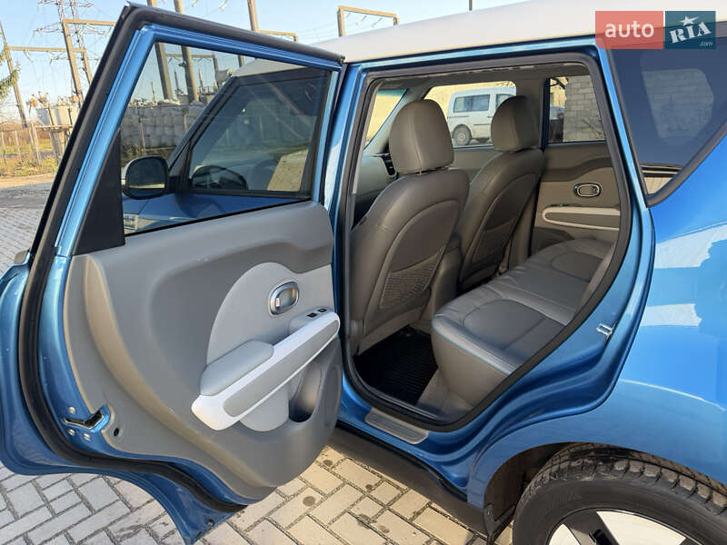 Внедорожник / Кроссовер Kia Soul EV 2014 в Тернополе