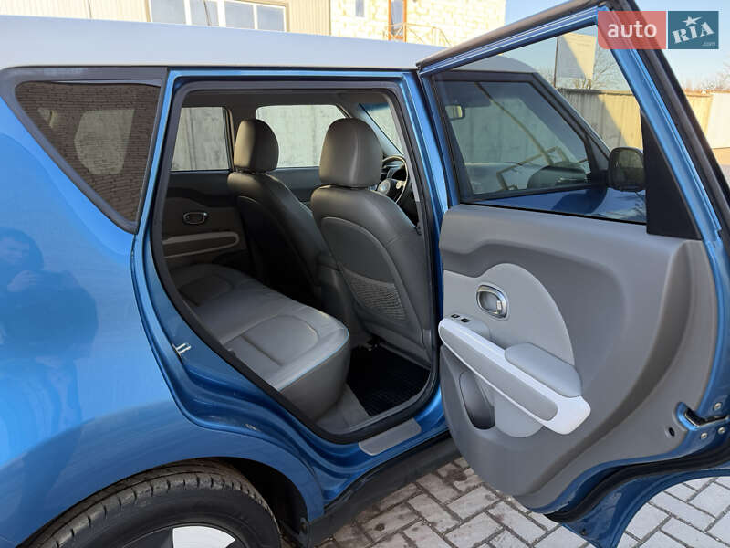 Внедорожник / Кроссовер Kia Soul EV 2014 в Тернополе