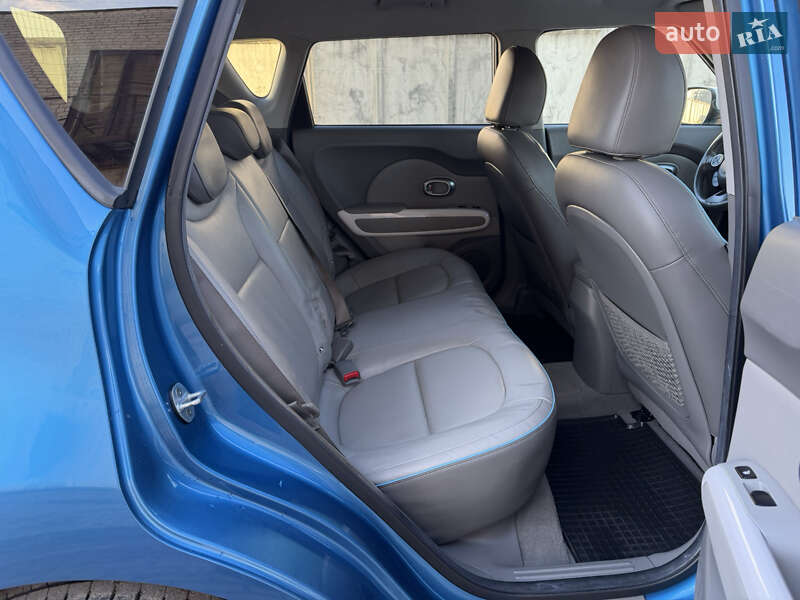 Внедорожник / Кроссовер Kia Soul EV 2014 в Тернополе