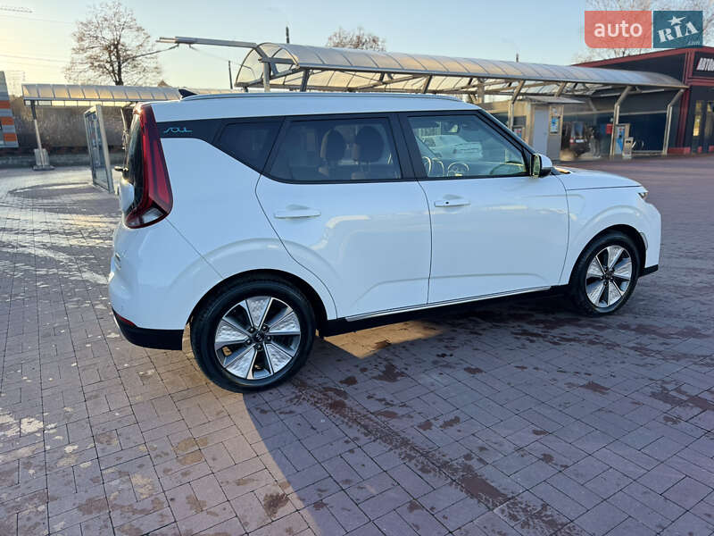 Внедорожник / Кроссовер Kia Soul EV 2022 в Ровно