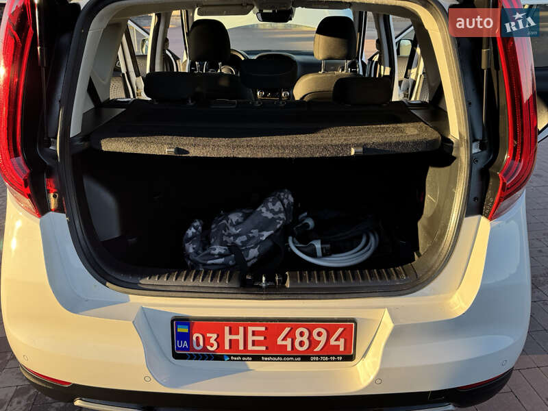 Внедорожник / Кроссовер Kia Soul EV 2022 в Ровно