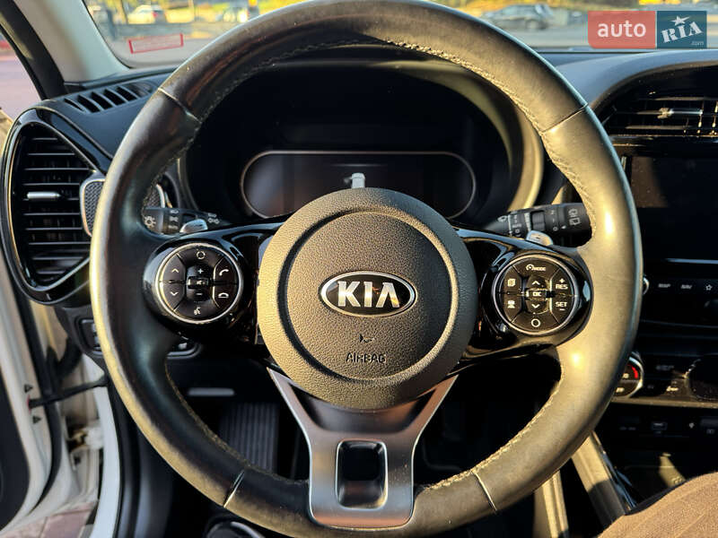 Внедорожник / Кроссовер Kia Soul EV 2022 в Ровно