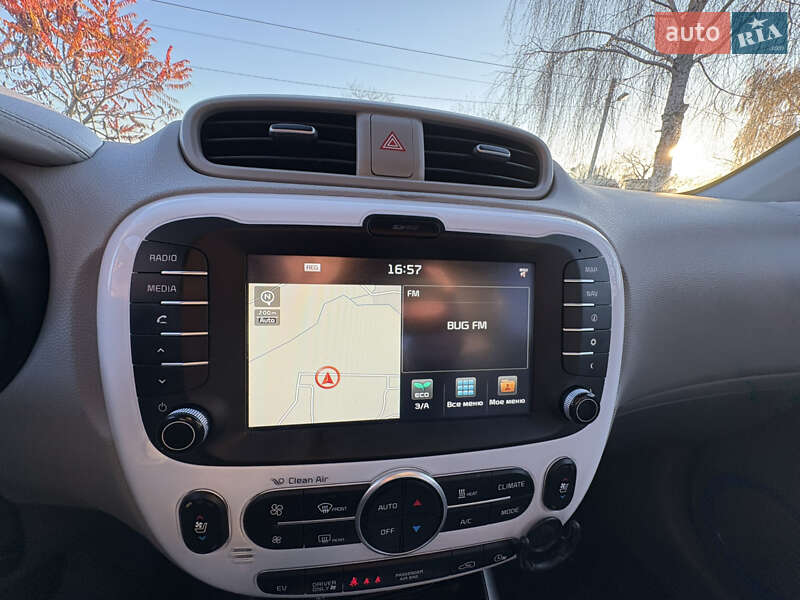 Позашляховик / Кросовер Kia Soul EV 2015 в Луцьку