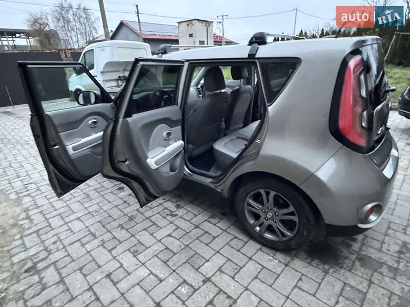 Внедорожник / Кроссовер Kia Soul EV 2015 в Тернополе