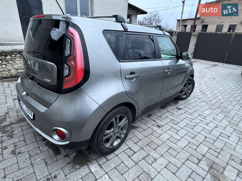Внедорожник / Кроссовер Kia Soul EV 2015 в Тернополе