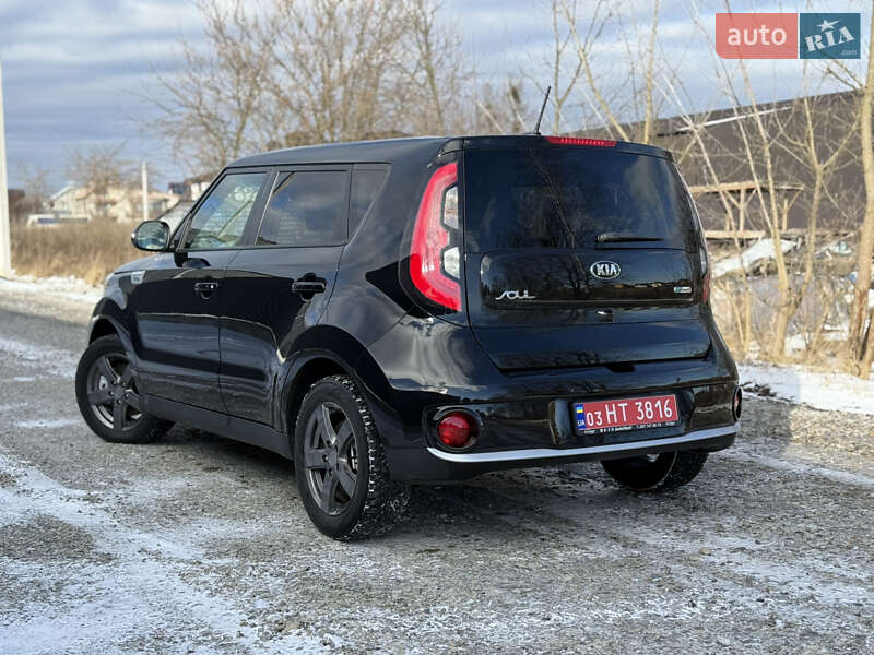 Позашляховик / Кросовер Kia Soul EV 2015 в Івано-Франківську