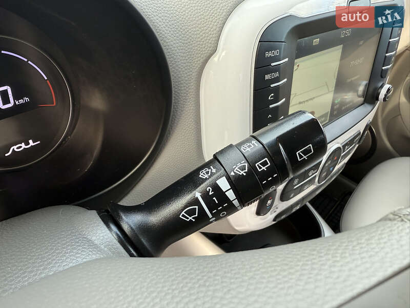 Позашляховик / Кросовер Kia Soul EV 2015 в Івано-Франківську