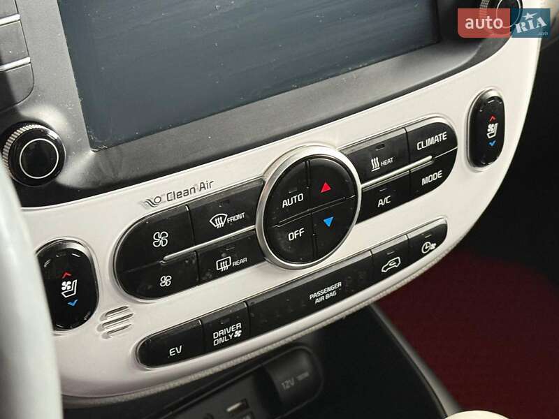 Внедорожник / Кроссовер Kia Soul EV 2015 в Одессе