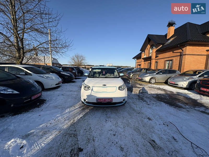 Внедорожник / Кроссовер Kia Soul EV 2015 в Луцке