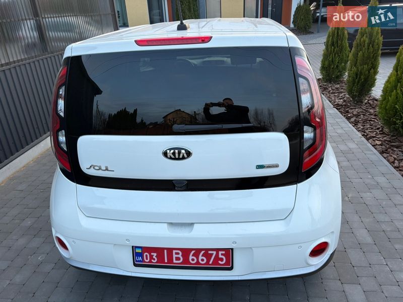 Внедорожник / Кроссовер Kia Soul EV 2017 в Луцке