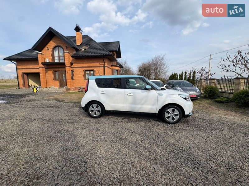 Внедорожник / Кроссовер Kia Soul EV 2014 в Луцке