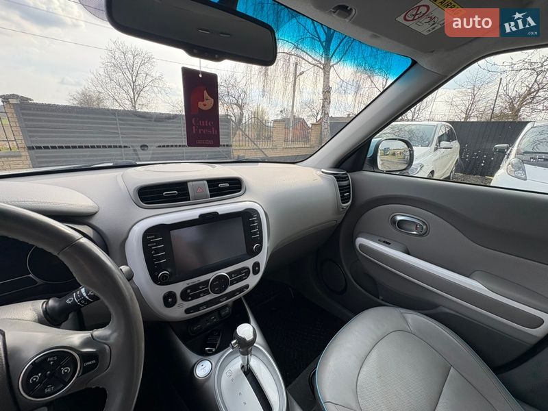 Внедорожник / Кроссовер Kia Soul EV 2014 в Луцке