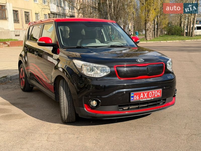 Позашляховик / Кросовер Kia Soul EV 2015 в Миколаєві