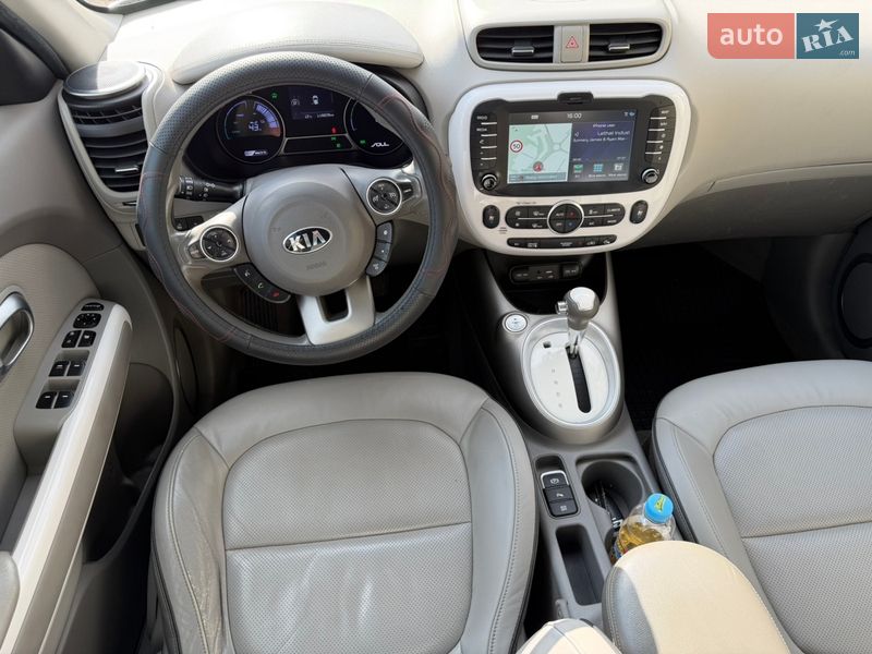 Позашляховик / Кросовер Kia Soul EV 2015 в Миколаєві