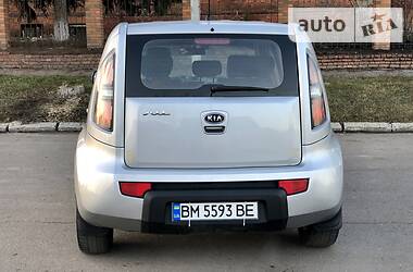 Хетчбек Kia Soul 2011 в 