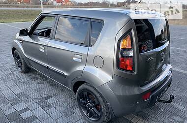 Хетчбек Kia Soul 2009 в 