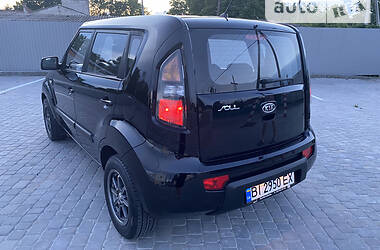 Позашляховик / Кросовер Kia Soul 2010 в Козельщині