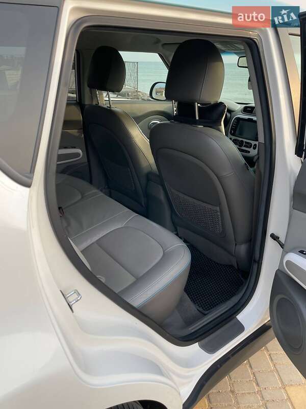 Внедорожник / Кроссовер Kia Soul 2015 в Одессе
