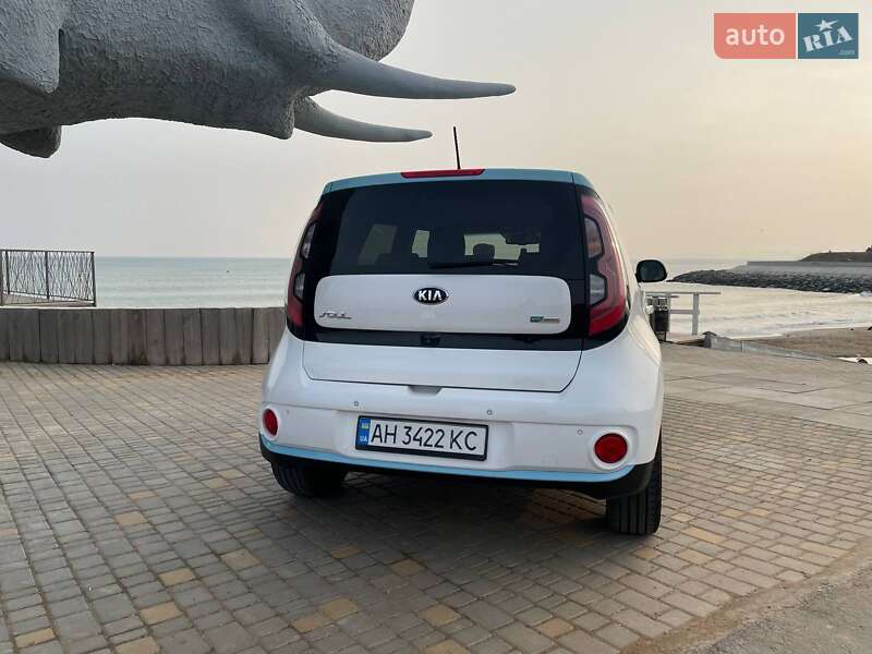 Внедорожник / Кроссовер Kia Soul 2015 в Одессе