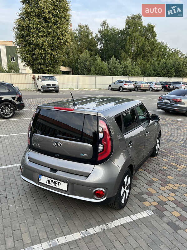 Внедорожник / Кроссовер Kia Soul 2015 в Луцке