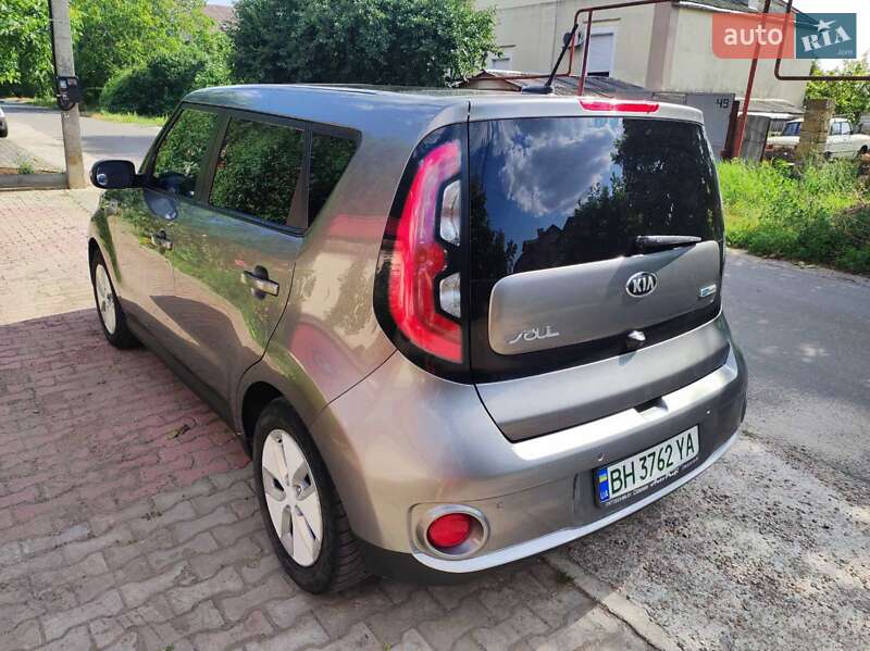 Позашляховик / Кросовер Kia Soul 2016 в Одесі