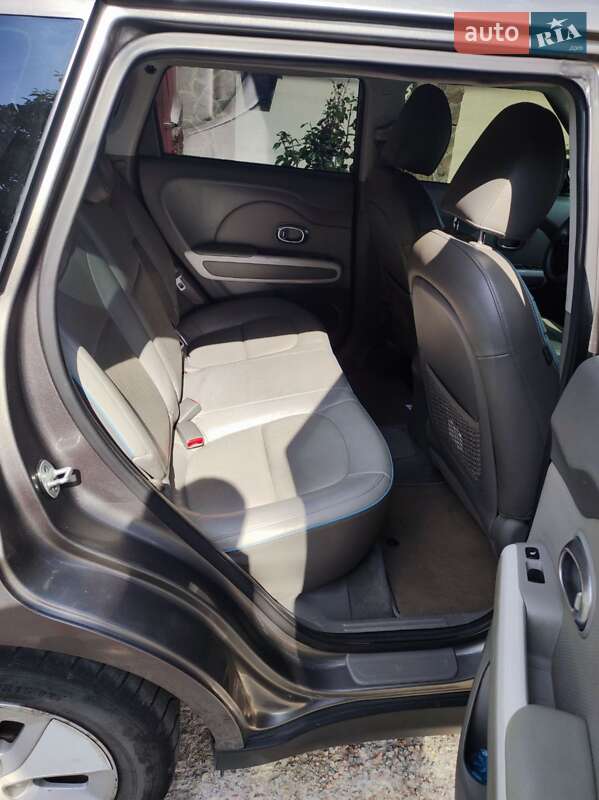 Позашляховик / Кросовер Kia Soul 2016 в Одесі