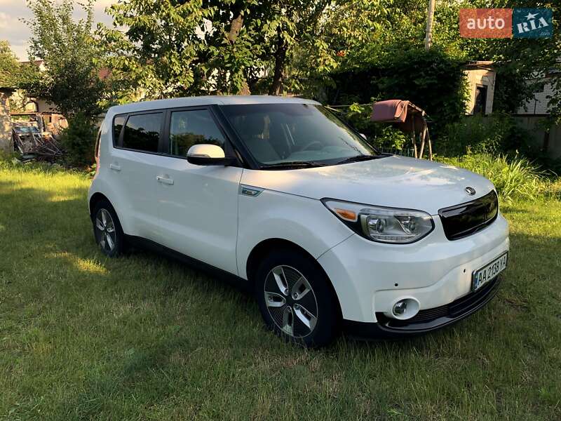 Позашляховик / Кросовер Kia Soul 2016 в Борисполі