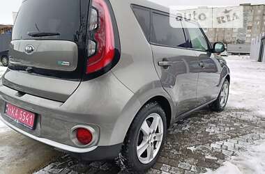 Позашляховик / Кросовер Kia Soul 2017 в Рівному