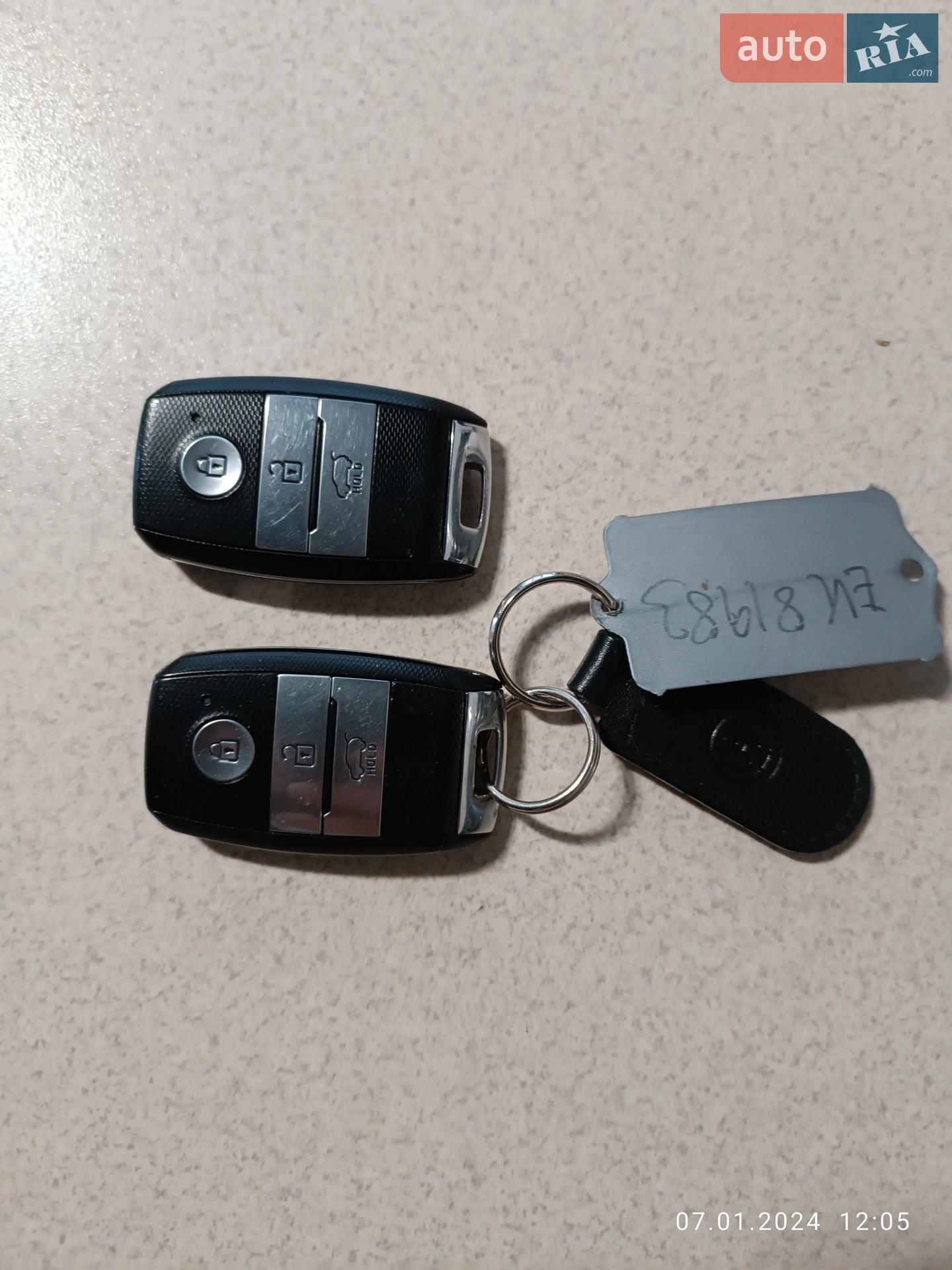 Kia Soul 2018 VIN KNAJX81EFJ7031030 фото оголошення 2 з 13
