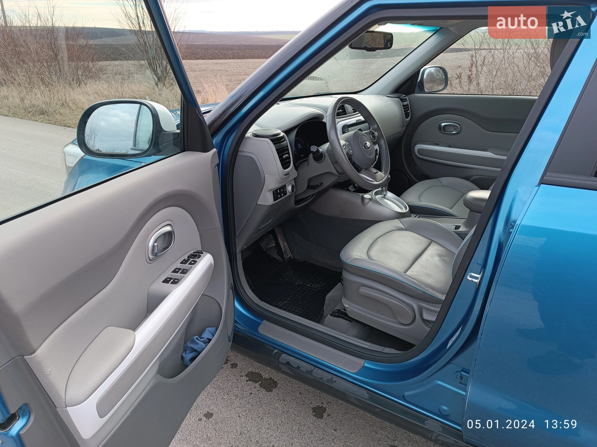 Kia Soul 2018 VIN KNAJX81EFJ7031030 фото оголошення 6 з 13