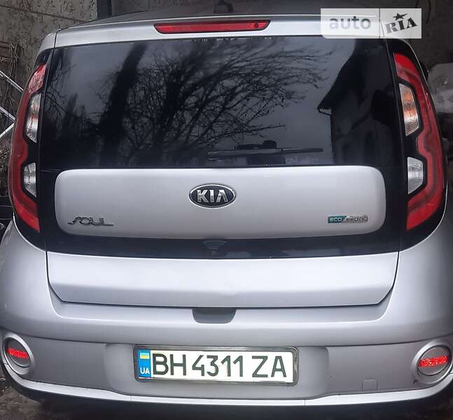 Позашляховик / Кросовер Kia Soul 2017 в Одесі