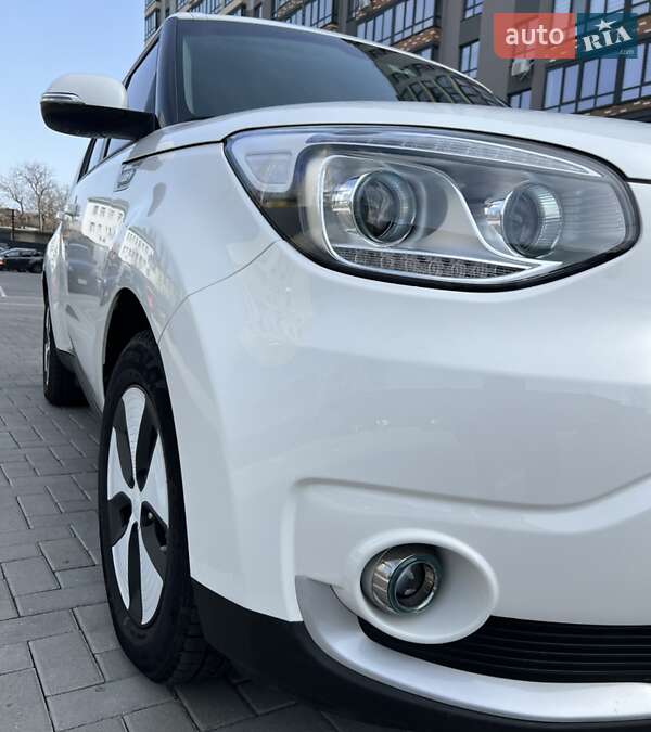 Позашляховик / Кросовер Kia Soul 2017 в Житомирі