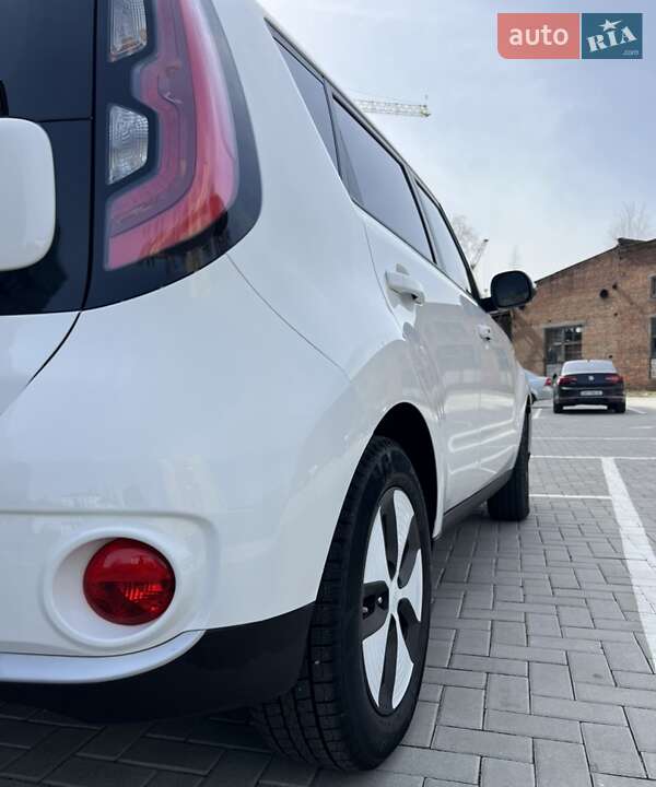 Позашляховик / Кросовер Kia Soul 2017 в Житомирі