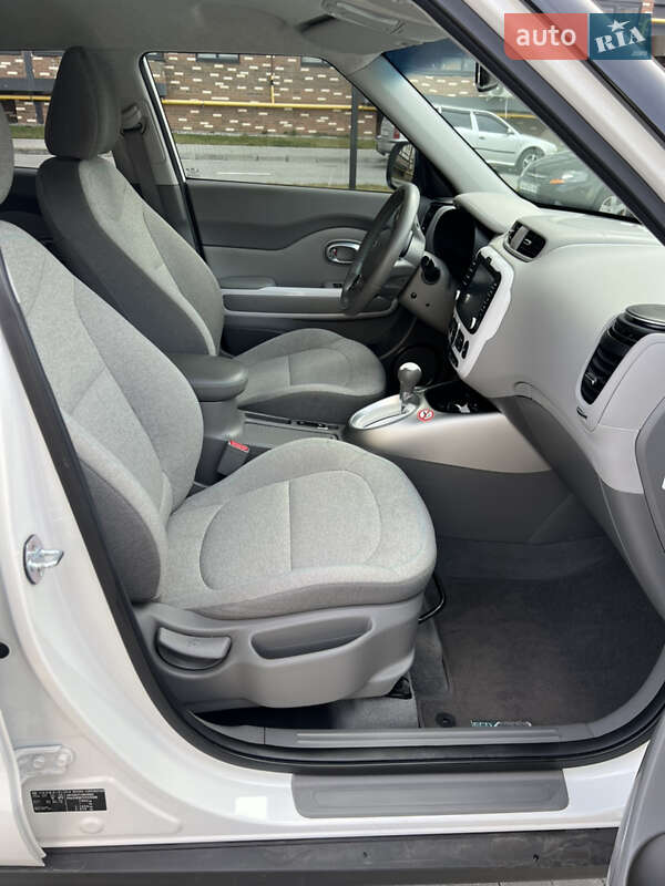 Позашляховик / Кросовер Kia Soul 2017 в Житомирі