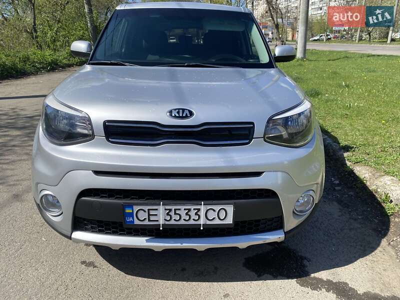 Позашляховик / Кросовер Kia Soul 2017 в Чернівцях