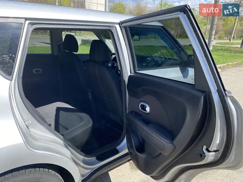 Kia Soul 2017 VIN KNDJP3A58J7541916 фото оголошення 13 з 69