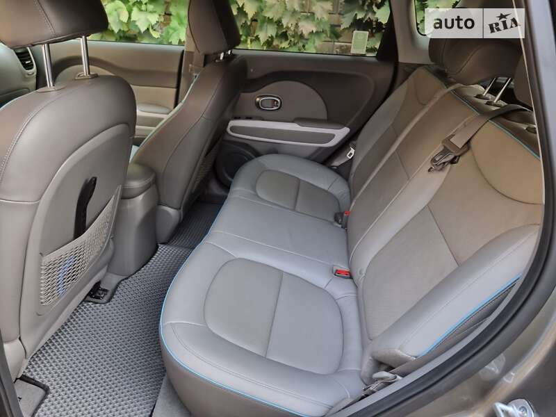 Позашляховик / Кросовер Kia Soul 2016 в Одесі