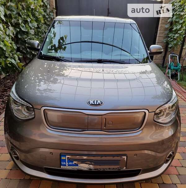 Позашляховик / Кросовер Kia Soul 2016 в Одесі