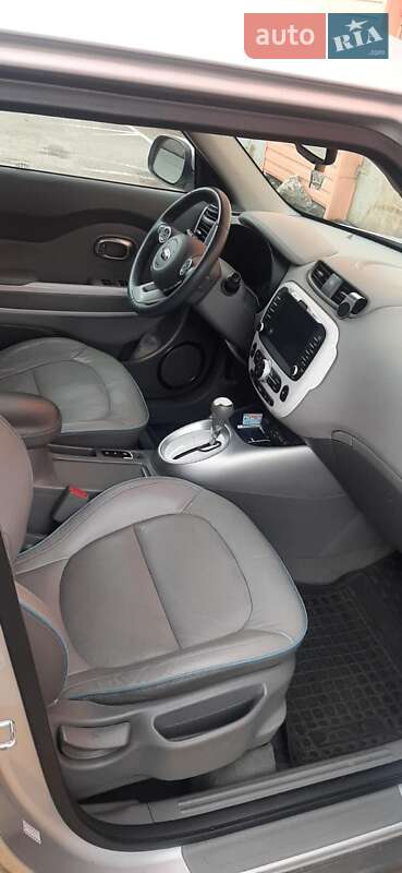 Позашляховик / Кросовер Kia Soul 2016 в Києві