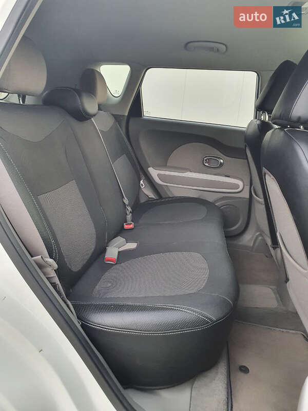 Позашляховик / Кросовер Kia Soul 2016 в Києві