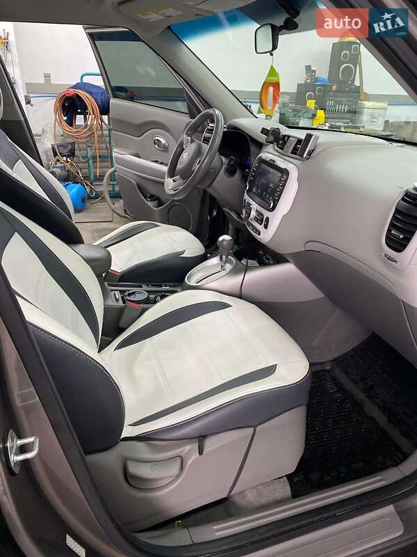 Позашляховик / Кросовер Kia Soul 2016 в Києві