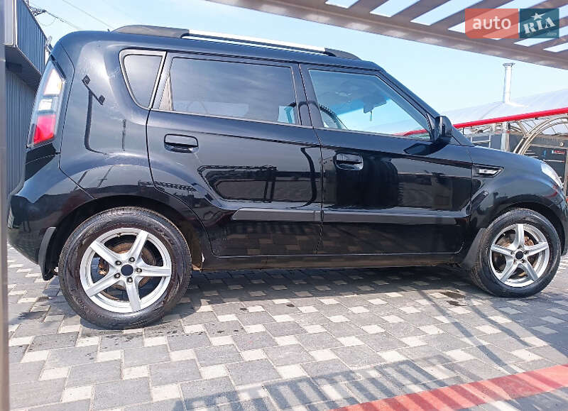 Позашляховик / Кросовер Kia Soul 2010 в Полтаві