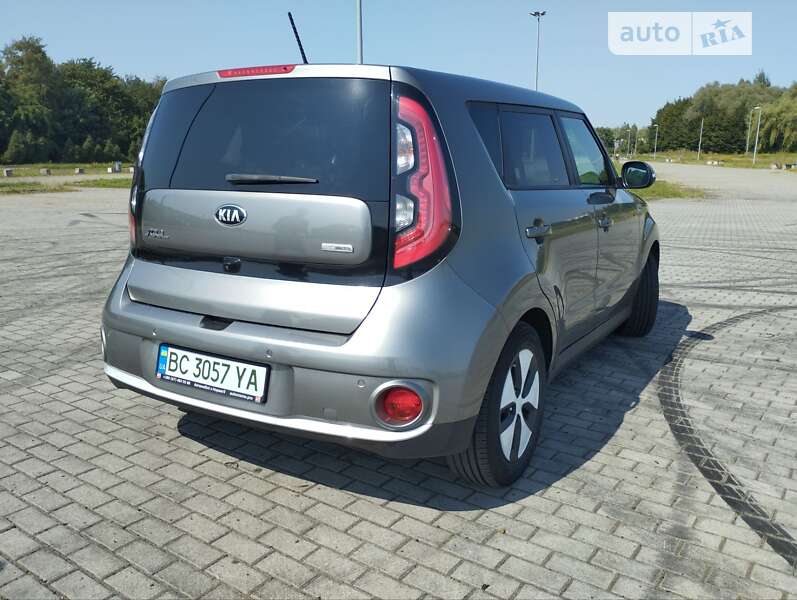 Позашляховик / Кросовер Kia Soul 2015 в Львові фото 7 Позашляховик / Кросовер Kia Soul 2015 в Львові