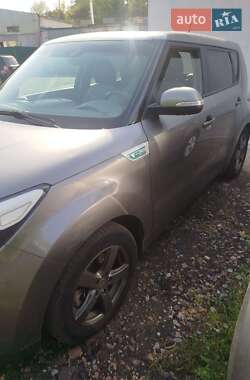 Позашляховик / Кросовер Kia Soul 2015 в 