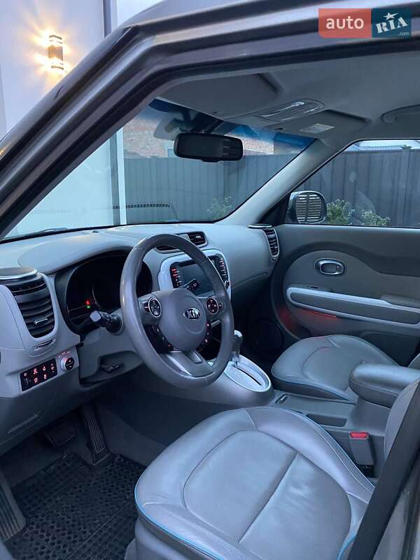 Позашляховик / Кросовер Kia Soul 2015 в Луцьку